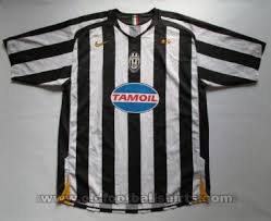 For the deciding saves, acrobatic leaps and pivotal kicks guaranteed to set pulses racing. Juventus Home Maglia Di Calcio 2005 2006