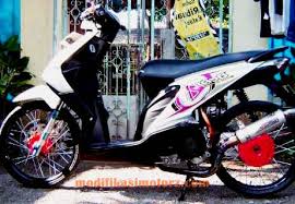 Tenang saja, berikut ini akan kami sajikan berbagai gambar modifikasi honda beat trail oleh para pecinta otomotir. 35 Foto Terbaik Modifikasi Honda Beat Terbaru 2020