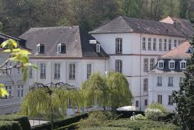 In zweifacher ausfertigung vorlegen, die von der schulleitung der praktikumsschule gegenzuzeichnen ist. Aktuelles Gymnasium Am Schloss Saarbrucken