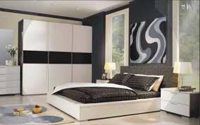 Memenuhi banyak kebutuhan dalam area kecil. Trik Menata Kamar Tidur Utama Blog Qhomemart