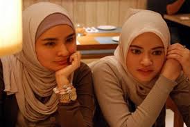 Bagaimana batasan aurat wanita di depan mahram dan wanita lain ? Batas Aurat Perempuan Yang Harus Ditutupi Republika Online