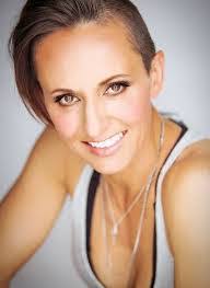 Danna Porter's Instagram, Twitter & Facebook