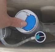 caixa acoplada, tem (2) botão, cada (1) tem uma função, veja!