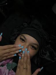 Hey beauties, I want to try a UV light system. Any brands, tips or  thoughts? What systems are you using? Do you have to get special uv lashes? 