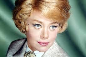 Lila Fischer's Instagram, Twitter & Facebook