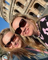 🤪 I love having hot friends that let me take pictures of them 🤪