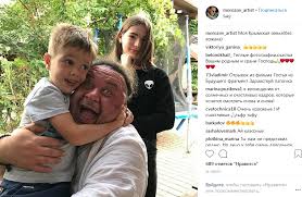Любвеобильный комик александр морозов стал героем программы на самом деле, где познакомился с очередной предполагаемой дочерью. Aleksandr Morozov Biografiya Lichnaya Zhizn Zhena Deti