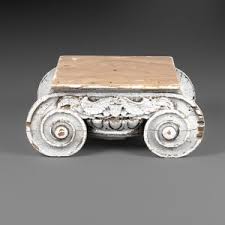 Distressed ionic capital coffee table 3d , formats max, obj, mtl, fbx, mat, ready for 3d animation and other 3d projects Work 3daas