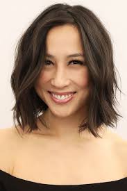 Short Haircuts For Oval Faces Will Put An End To Your Troubles Oval Face Haircuts Oval Face Hairstyles Wavy Bob Haircuts