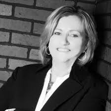 Lisa Skiver's Instagram, Twitter & Facebook