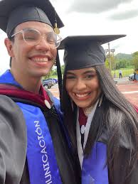 UPR Humacao gradúa 546 estudiantes