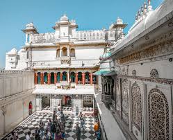 Top 9 Things To See When You Are In City Palace Udaipur - Miss Nauti Tales