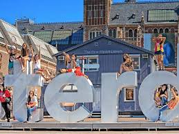 Antara tempat menarik di amsterdam yang menjadi tumpuan pelancung seluruh dunia adalah makan halal di amsterdam memang tak ada masalah. 48 Jam Di Amsterdam Catat 8 Tempat Wisata Seru Ini Travel Tempo Co
