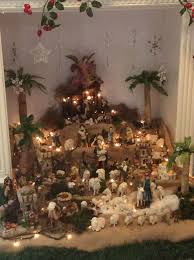 Pesebre Puertas Decoradas De Navidad Decoracion Navidad Original Adornos Navidenos