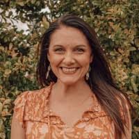 Kerri Baxter's Instagram, Twitter & Facebook