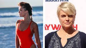 Baywatch amerikanische schauspieler hollywood filme erika eleniak hollywood bo derek attends the movie meets media night at grand elysee hamburg on december 3, 2018 in hamburg, germany. Baywatch Darsteller Was Machen Die Sexy Rettungsschwimmer Heute Intouch