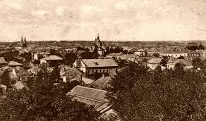 На пляжі у рівному знайшли мертвим чоловіка: Zeleni Legeni Starogo Mista Pam Yati Zniklih Rivnenskih Parkiv I Skveriv Fotografiyi Starogo Lvova