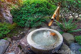 De Fontein Van Het Water Van Het Bamboe In Japanse Tuin Bamboo Water Fountain Bamboo Fountain Portland Japanese Garden
