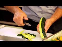 Realiser Des Tagliatelles De Courgette Youtube