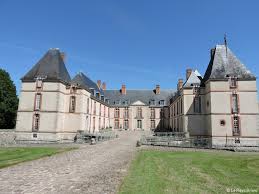 Château classé monument historique des 17e et 18e siècles. Reveillon Le Chateau La Visite S Impose Le Pays Briard
