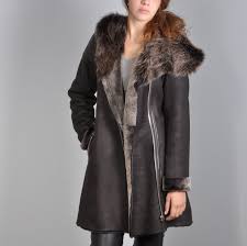 Tiah mesure 1,75m et porte une taille 36 (coloris écru). Manteau Peau Lainee Femme Pas Cher