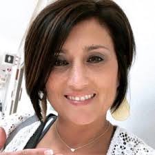 Lisa Dooley's Instagram, Twitter & Facebook