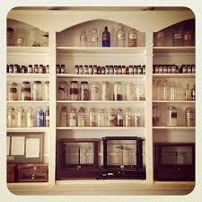 Élaborée en 1930 par le célèbre homéopathe et clinicien edward bach, cette potion est préparée à base de trente huit essences de fleurs. Choisir Ses Fleurs De Bach Juliette Feburie