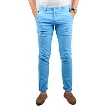 De marque deeluxe jeans, ce bermuda bleu 5 poches chino possède une fermeture zippée.passants. Pantalon Chino Homme Bleu Ciel Lee Yo Pantalons Homme Chino Insidshop