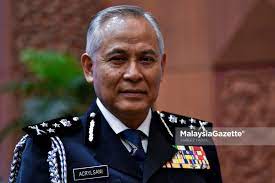 Pengarah jabatan sumber strategik dan pengarah teknologi (start) bukit aman, datuk seri acryl sani abdullah sani dan seorang lagi pegawai kanan yang tidak boleh didedahkan, katanya. Acryl Sani Pemangku Timbalan Ketua Polis Negara Tunggu Perkenaan Ypda