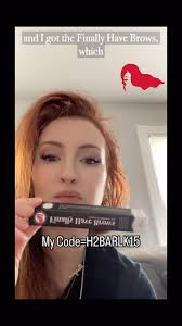 Unboxing my Brand Ambassador Welcome Kit from @howtobearedhead ! Use my  code: H2BARLK15!!!! #howtobearedhead #redheadclub #brandambassador  #finallyhavebrows