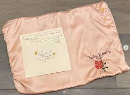 «12 hours until #daisies 🌼 is out! Taylor Swift Sends Blankie For Katy Perry S Baby Daisy Cbbc Newsround