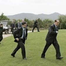 Prosecutors are to drop their investigation into allegations that italy's prime minister, silvio berlusconi, misused government planes to fly entertainers and starlets to his holiday villa on sardinia. Berlusconi Verkauft Villa Fur 450 Millionen Panorama