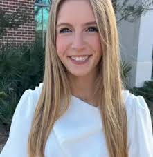 Elisa Townsend's Instagram, Twitter & Facebook