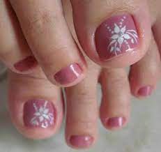 Llevar las uñas de los pies con un solo color siempre estará de moda, es clásico y elegante. Simple Arte De Unas De Pies Unas Pies Decoracion Unas De Los Pies Bonitas