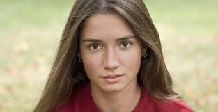 Oyuncu efecan şenolsun, 2018 yılında çekilen 'yaşamayanlar' dizisinin setinde birlikte oynadığı elit i̇şcan'ın şikayetiyle yargılandığı 'hakaret ve cinsel saldırı´ davasında beraat etti. Efecan Senolsun Kimdir Elit Iscan I Taciz Mi Etti Elit Iscan Kimdir