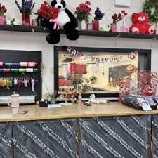 LAVON'S ROSE FLORAL & GIFTS