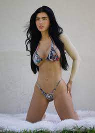 Ariana James - Free pics, galleries & more at Babepedia