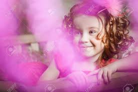 Hermosa Niña, Un Niño En La Granja Fotos, retratos, imágenes y fotografía  de archivo libres de derecho. Image 14551846