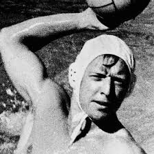 Congratulations to Leanne Barnes OAM and David Neesham who were awarded  Life Membership of Water Polo Australia at the recent Annual General  Meeting. Read more 👉 https://bit.ly/3HTM190