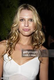 822 Host Sara Foster Stock Photos, High-Res Pictures, and Images
