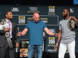 Ufc heavyweight champion, ufc light heavyweight champion, 2x olympian new episode of daniel cormier and ariel helwani is live now, what a show. Daniel Cormier Scoffs At Absurd Claims That Jon Jones Is Afraid Of Francis Ngannou Mmamania Com