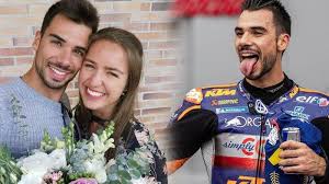 Setelah kemenangan pertamanya di motogp, miguel oliveira segera akan menikah dengan adik tirinya, andreia pimenta, mereka telah bertunangan selama 11 tahun sejak usia 13 tahun. Intip Pesona Andreia Pimenta Saudara Tiri Sekaligus Calon Istri Miguel Oliveira Juara Motogp Styria Tribunstyle Com