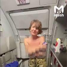 En video: Mujer se desnudó en pleno avión 