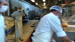 Mont De Marsan Les Casseroles Et Poeles Geantes De La Cuisine Centrale Video Dailymotion
