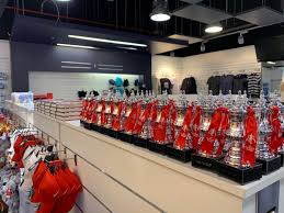 White, tavares and lokonga are all expected to feature against our north london rivals. Walid Arsenal On Twitter Spurs Commemorating Arsenal S Trophy Cabinet In Their Shop