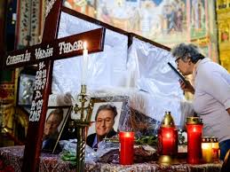 Corneliu vadim tudor a suferit un infarct şi a fost supus unei intervenţii chirurgicale, însă câteva ore mai târziu a murit. Fratele Lui Corneliu Vadim Tudor Face AcuzaÈ›ii Dure Ei Sunt Criminalii Lui Stiri Pe Surse Cele Mai Noi Stiri