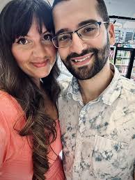 What are some easy and uplifting book recommendations for a busy mom?