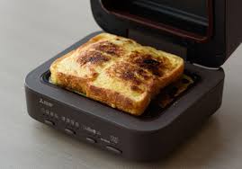 This Japanese Toaster Costs 270 It Only Makes One Slice At A Time Chewy Bread Bread Oven Make French Toast