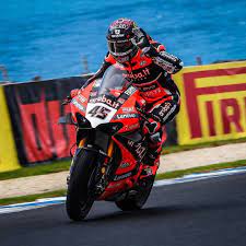 Pin By Michael Ruff On Amoto Gp Wsbk Racing Motorcycle Suit Ducati Motorcycles Ducati