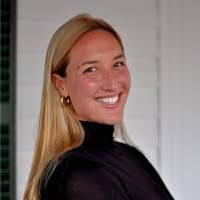 Emmie Bland's Instagram, Twitter & Facebook